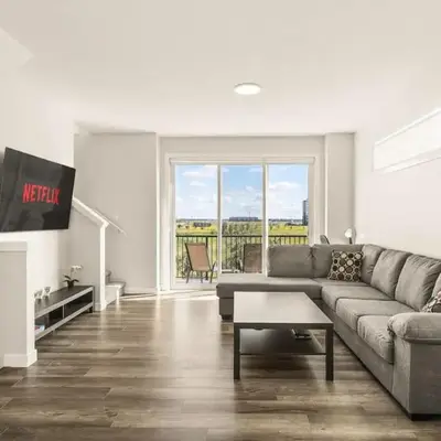 Large Single Family 3 Bedroom House with Air Conditioner