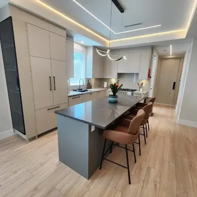 Luxury 3-Bedroom Home Modern Retreat in Vancouver