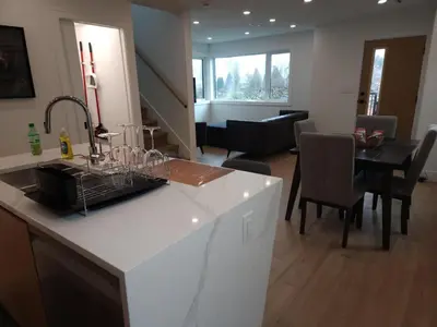 Gallery image of vistaeast 2-Bed Townhouse Rupert st in Vancouver
