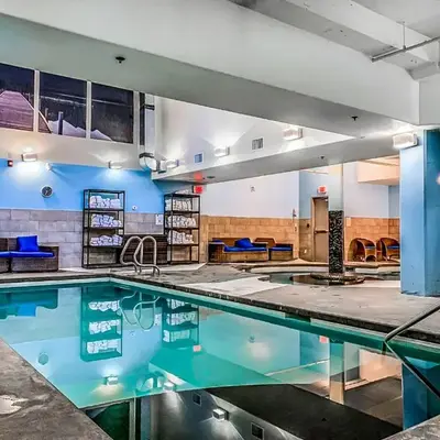 Solara 2BR Retreat - Pool - Hot Tub & Resort Perks