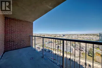Gallery image of 2-Storey Condo in The Fortress with Pool, Gym, WiFi, Parking in Calgary