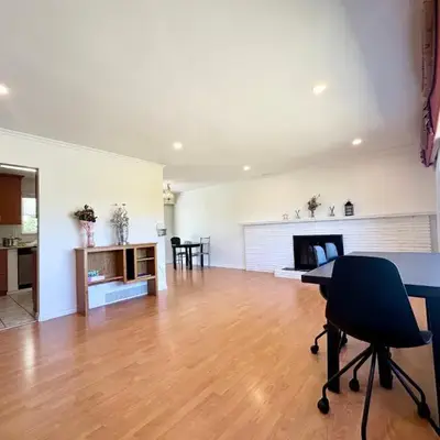 Cozy 3 Bedrooms with Kitchen and Laundry Near Airport