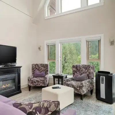 Harrison 3BR Pet friendly Unit