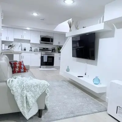 Cozy 2BR Basement Rosenthal Stay by WEM with private entrance