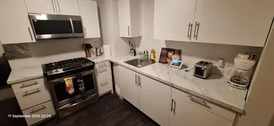 Gallery image of Bright & Chic 3-Bedroom Unit for Family or Business by UofA Whyte Ave Downtown in Edmonton in Edmonton