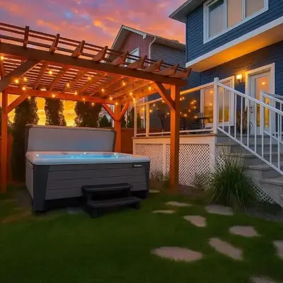 Chic Retreat with Hot Tub - King Bed - Fireplace - WEM