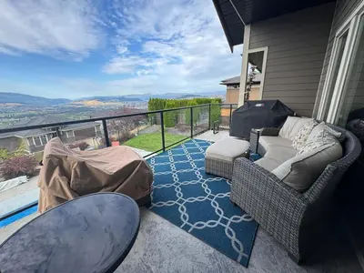 Gallery image of Hot Tub, Pool, City Views, close to Silver Star in Vernon