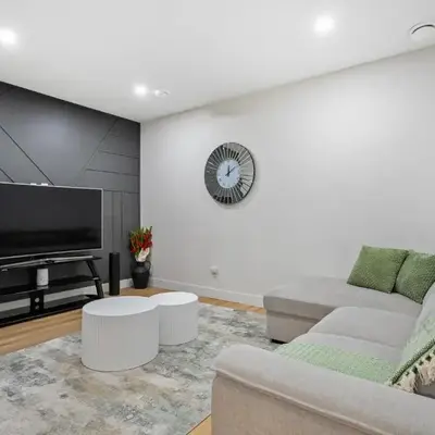 Private Sherwood Suite by Park
