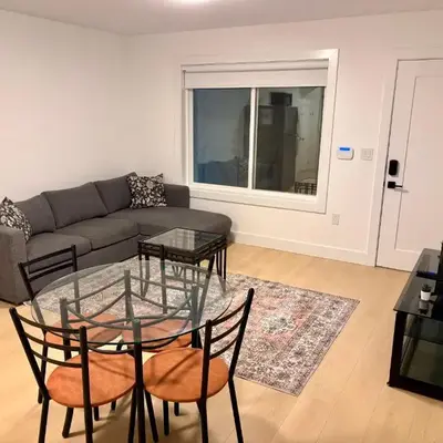 Cozy Private Suite in Langley