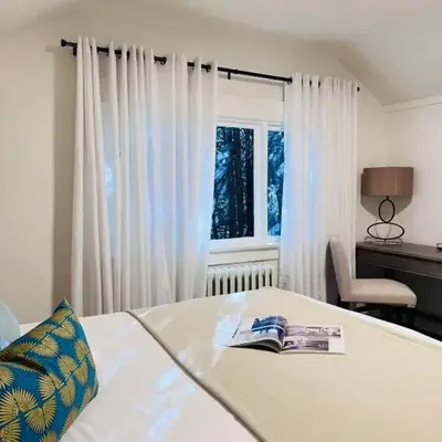 Modern Queen Room Ensuite Bathroom Vancouver West