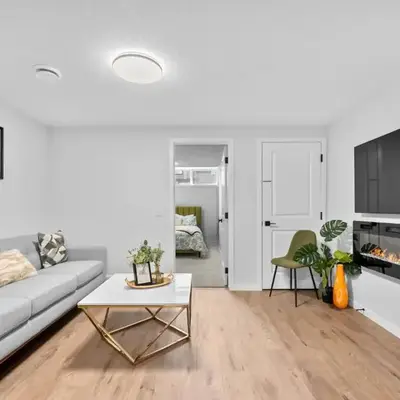 Brand New Cozy2BR House NW Calgary DT Banff Sleep4