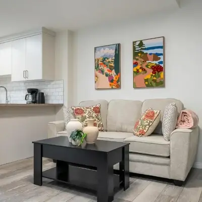 2BR Stylish & Private Suite SE! FREE Banff Pass