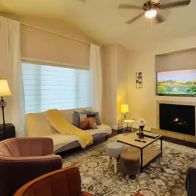 Central 3 Bedroom Gem Near ICE District - Stadium and Malls