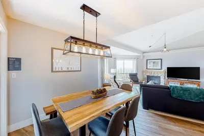 Gallery image of Hilltop Hideaway Condo - Legacy 401 in Big White