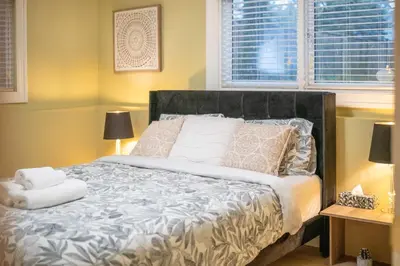 Gallery image of 2BR Trafalgar Retreat near UBC & Pacific Spirit in Vancouver
