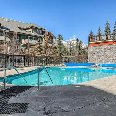 3BR Family Friendly Getaway Pool and Hot Tub