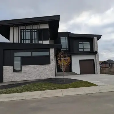 21 Greenwich Common NW Calgary Alberta
