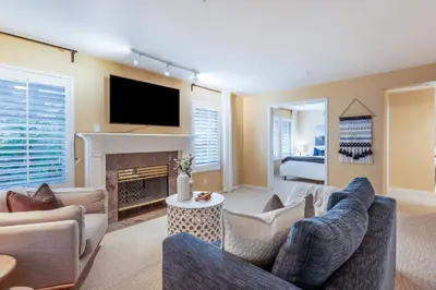 Gallery image of Free St Parking/Entire Local Family House/Sleep 8! in Vancouver