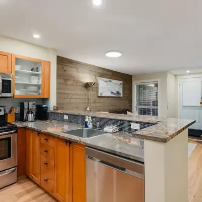Private Hot Tub | Free Parking | Pool | Sauna