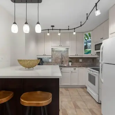 1BR and Sofabed in The Gables