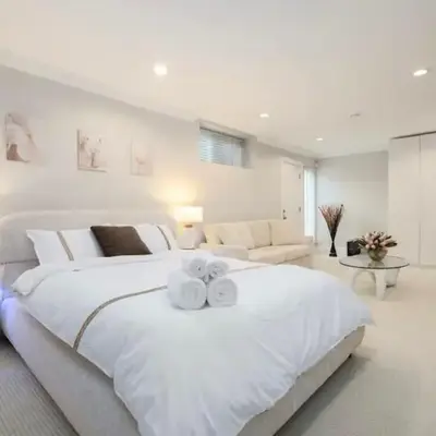 Stylish Home in Van West Side Near YVR&DT