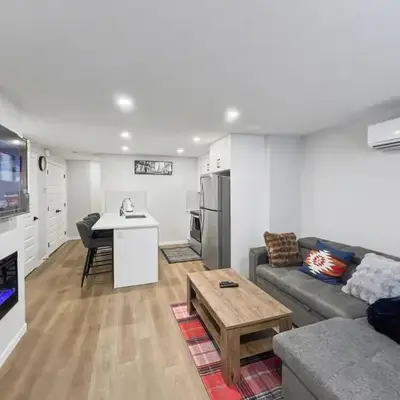Deluxe 2-Bedroom Getaway Near Mahogany Lake