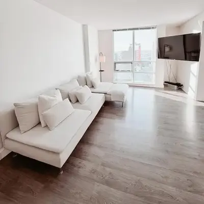 Riverside Mint 2bd den 2 ba
