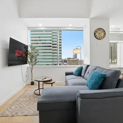 Luxury 1Beds and 2Beds in Downtown Edmonton close to Rogers