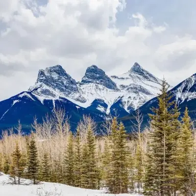 Cozy getaway for exploring Canmore and Banff