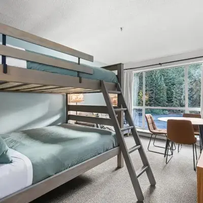 1BR | Greystone Lodge | Ski in / Ski out | Pool & Hot Tub | Epic Locations