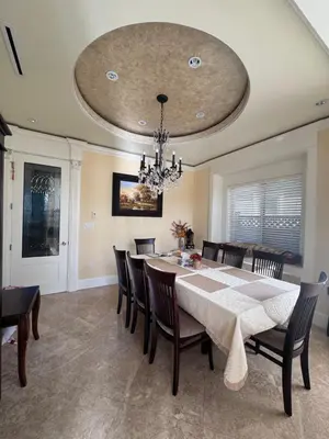 a dining room with a table and chairs at Sweet Graceful Home Queen size bedroom for 2 Guests in Richmond