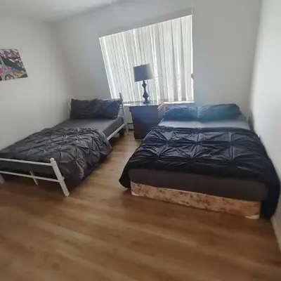 Vancouver Private Rooms - Free Parking
