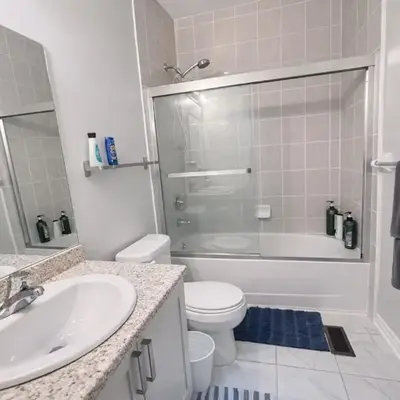 Quiet Private Master Suite w Ensuite Great Value