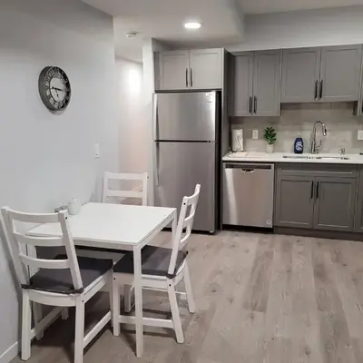Modern 2BR Suite with Private Yard