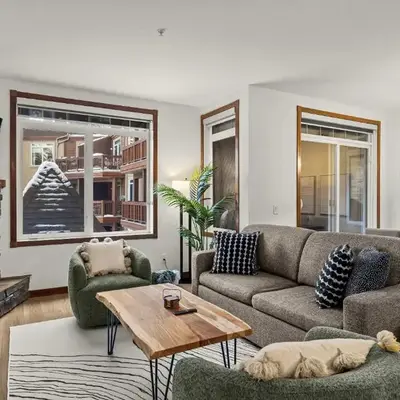 Modern 1 Bedroom Retreat with Sofa Bed Comfort & Convenience Combined