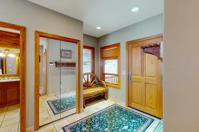 Gallery image of Coyote Creek Chalet in Big White