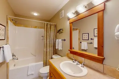 Gallery image of Coyote Creek Chalet in Big White