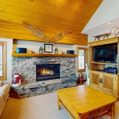 Coyote Creek Chalet