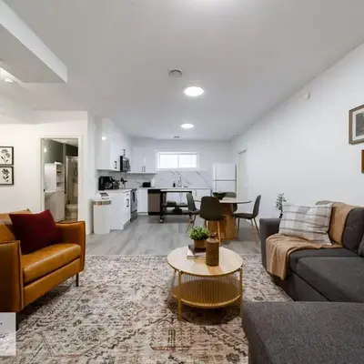 Spacious Private Apartment with King Bed