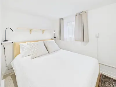 Gallery image of The Hawthorne House Hideaway in Oak Bay