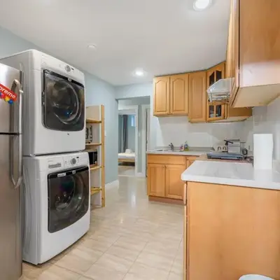 Comfortable Westside Vancouver Stay