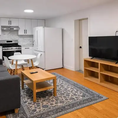 Amalak Homes' Private 2BR Guest Suite North Delta