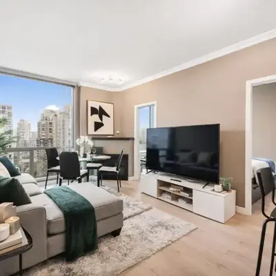 Bright and Comfortable 2BR Downtown Apartment for Families and Groups