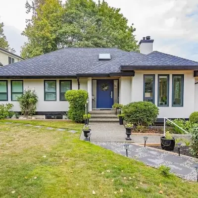 Designer 2-Bedroom Garden-Level Walk-Out Suite
