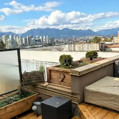 City Line Views w Rooftop Patio