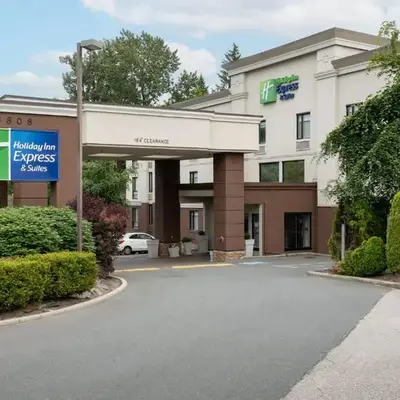 Holiday Inn Express and Suites Surrey by IHG