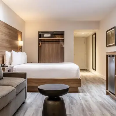 Atrium Hotel Vancouver