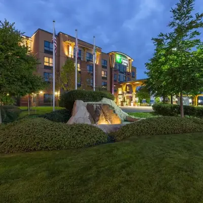 Holiday Inn Express & Suites Riverport Richmond by IHG