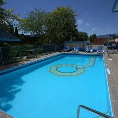 Recreation Inn and Suites Kelowna