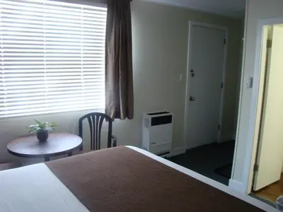 Gallery image of Paddock Inn in Coleman